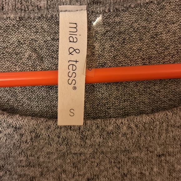 Tri colored pull over sweater - Picture 3 of 4